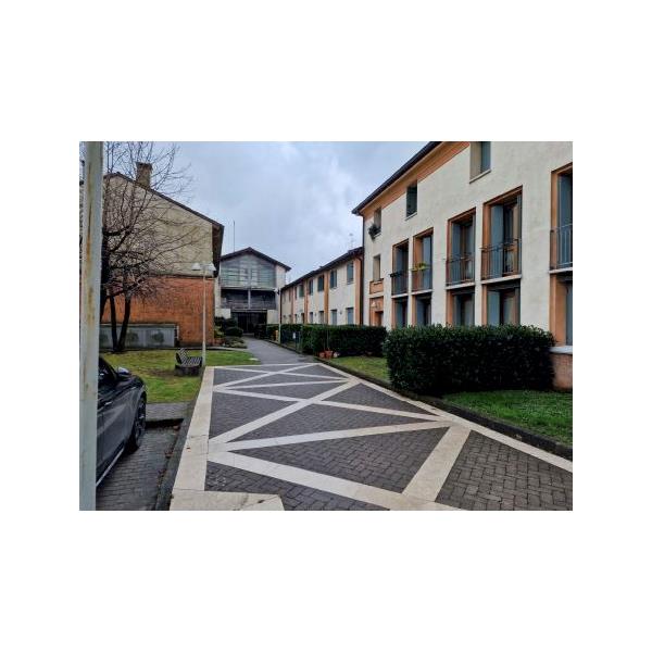 Image Title image Alt